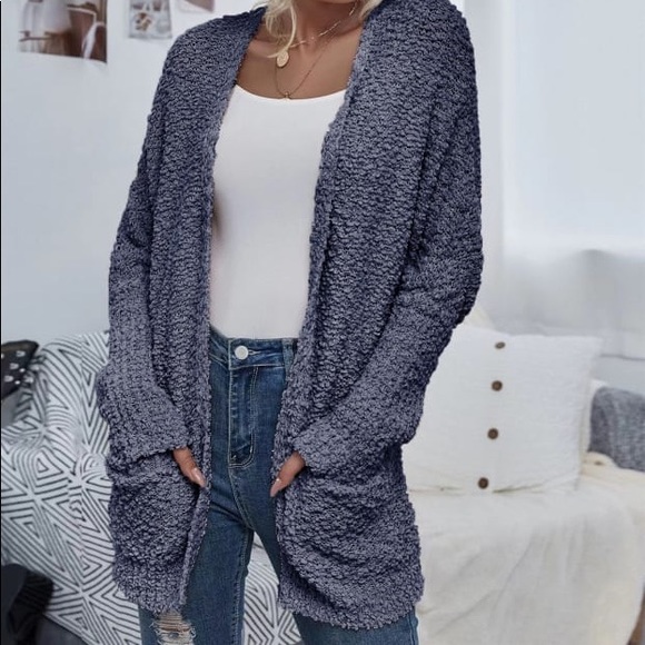 A chunky longline cardigan featuring long sleeves and an oversized fit. Small - Picture 6 of 6